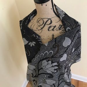 Pashmina black, silver and grey